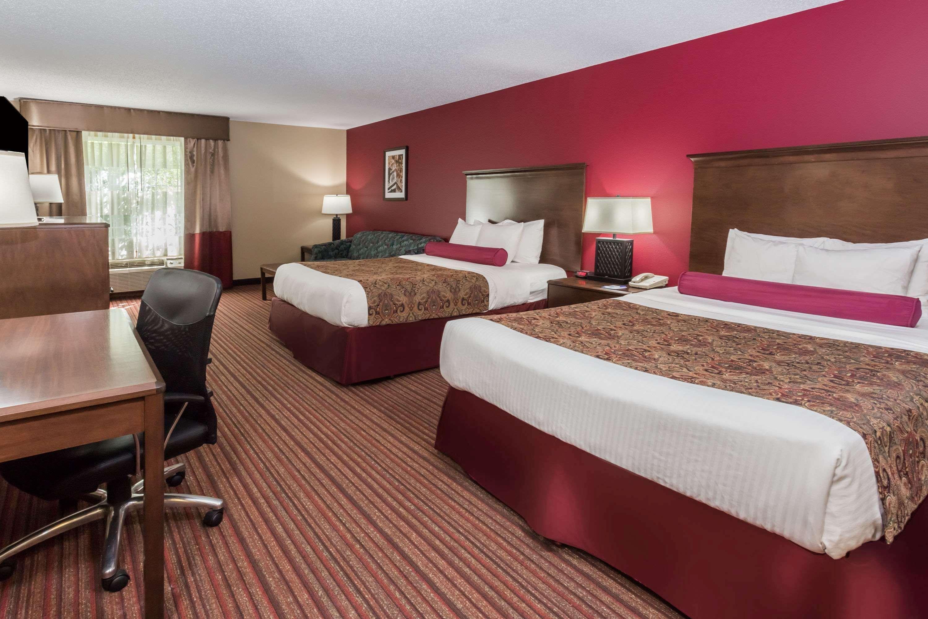 Готель Baymont By Wyndham Mequon Milwaukee Area Екстер'єр фото