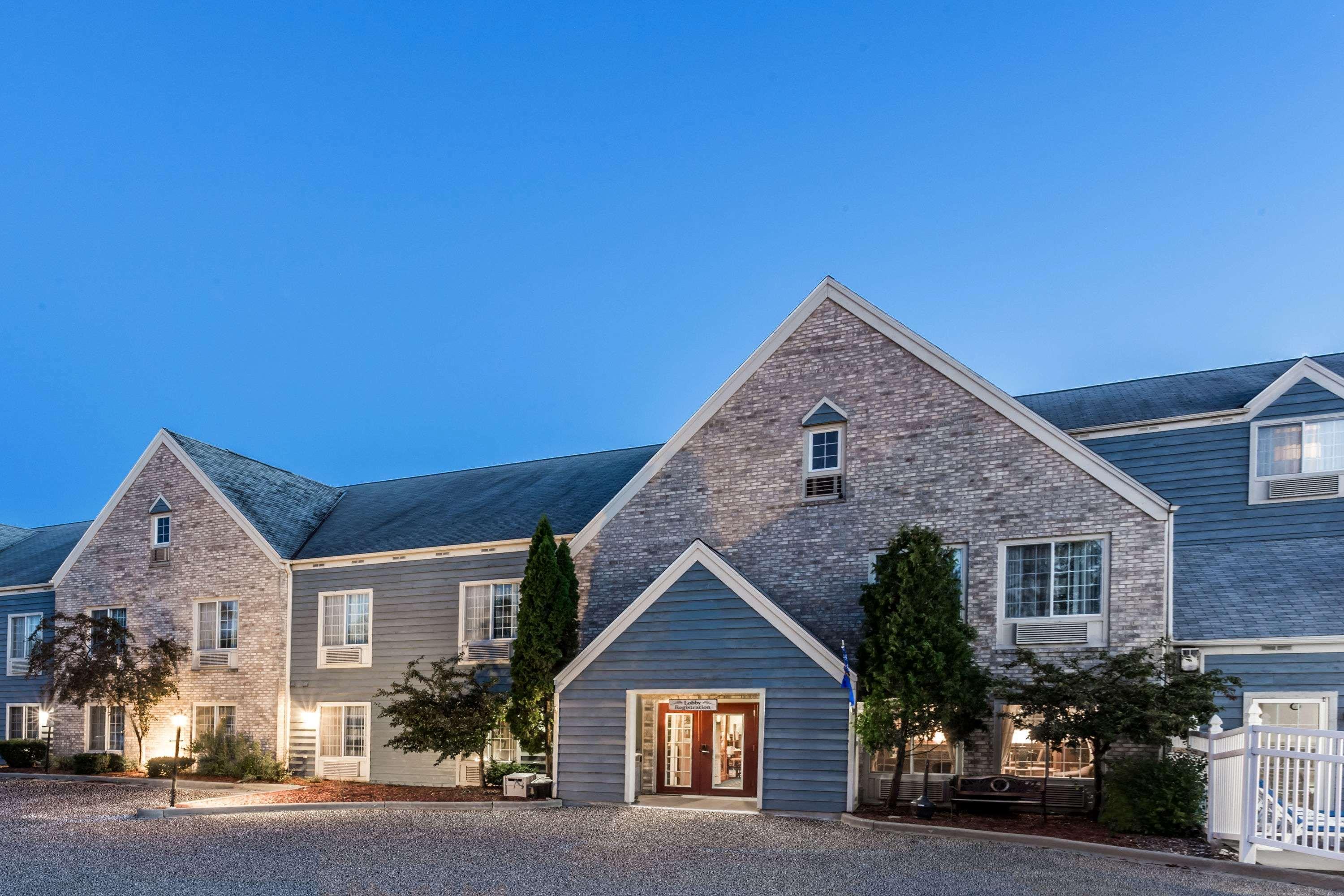 Готель Baymont By Wyndham Mequon Milwaukee Area Екстер'єр фото