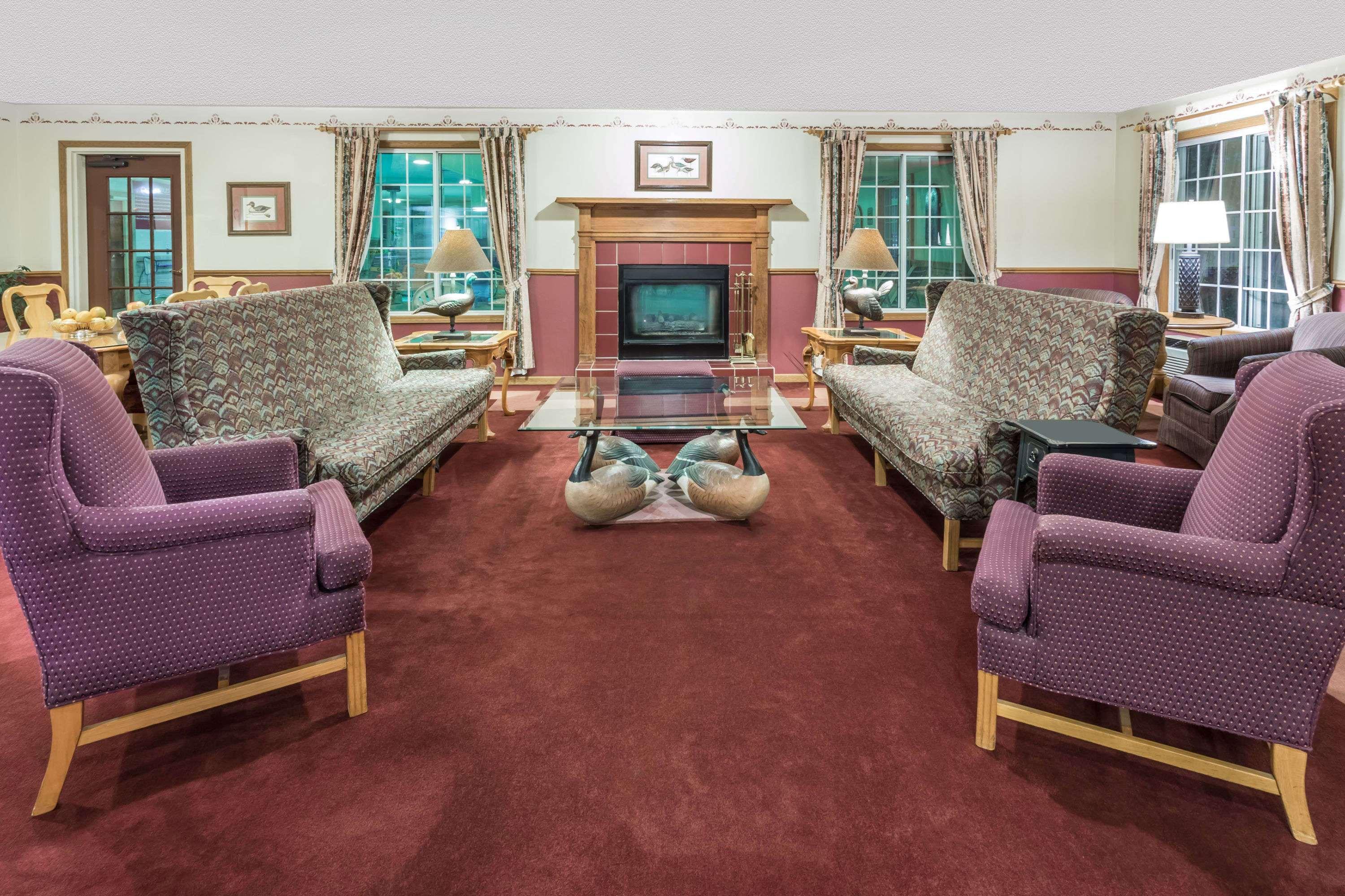 Готель Baymont By Wyndham Mequon Milwaukee Area Екстер'єр фото