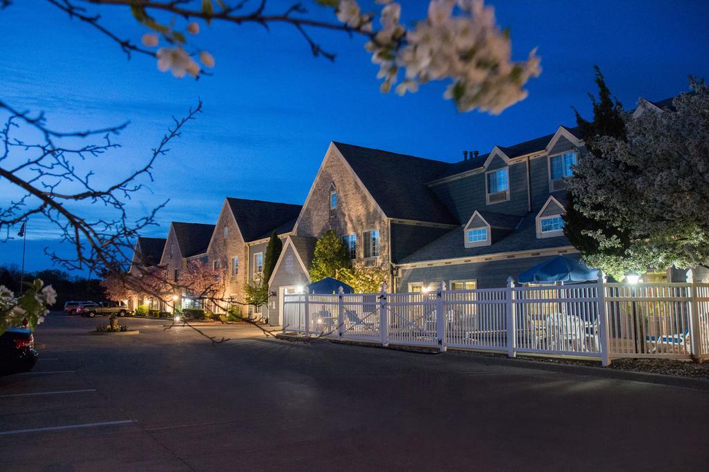 Готель Baymont By Wyndham Mequon Milwaukee Area Екстер'єр фото